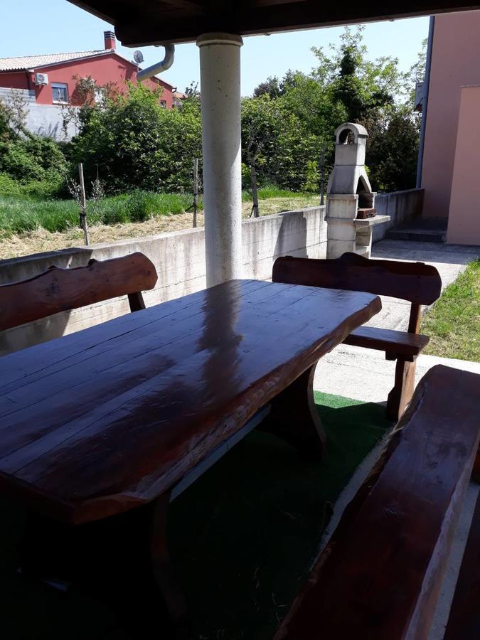 Apartments Ella Лижнян Экстерьер фото